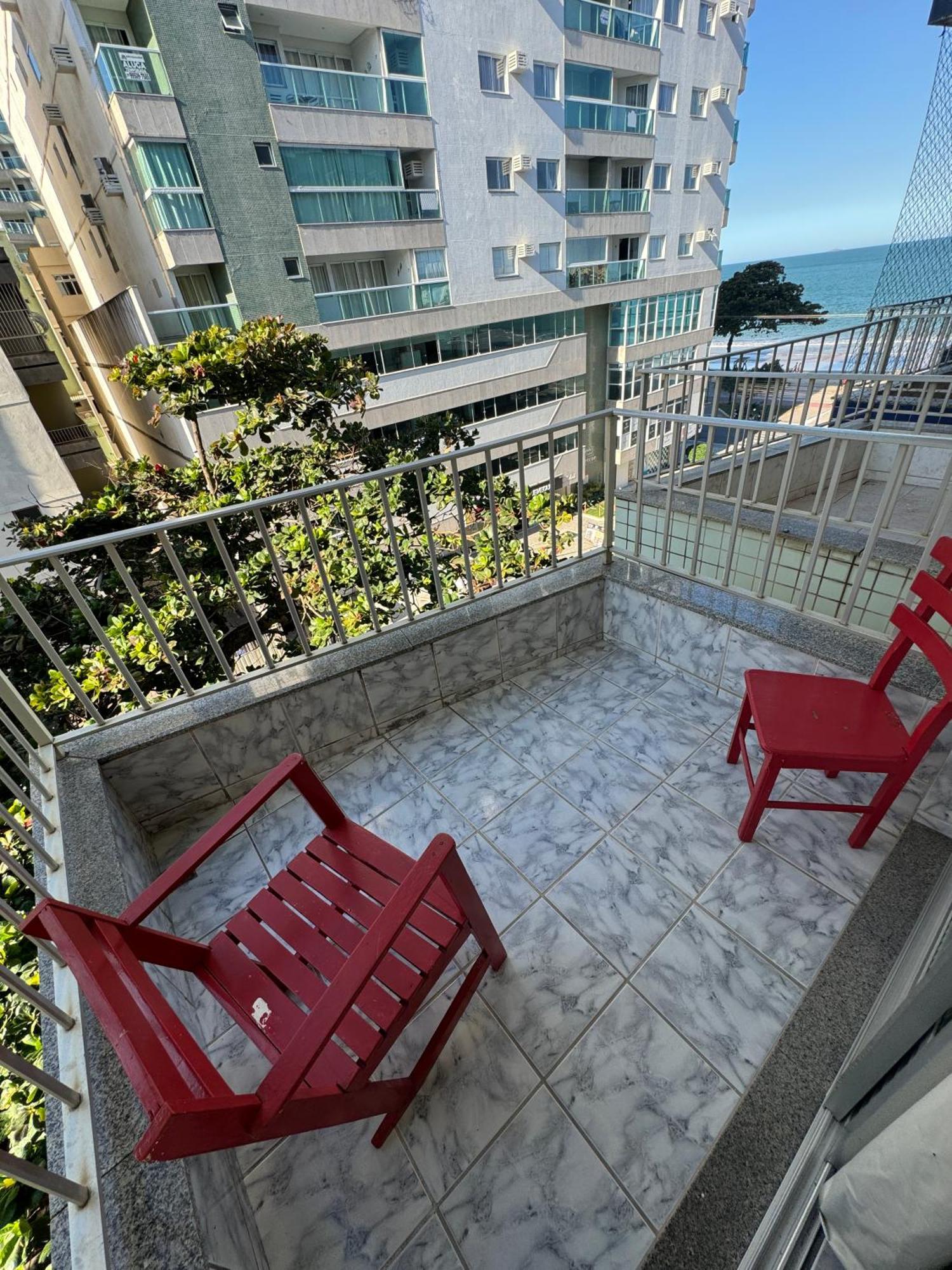 Apartamento Vista Mar - 2 quartos - Praia do Morro - prédio frente Mar - elevador - atravessou a avenida, já está na praia - com garagem - internet Guarapari Exterior foto